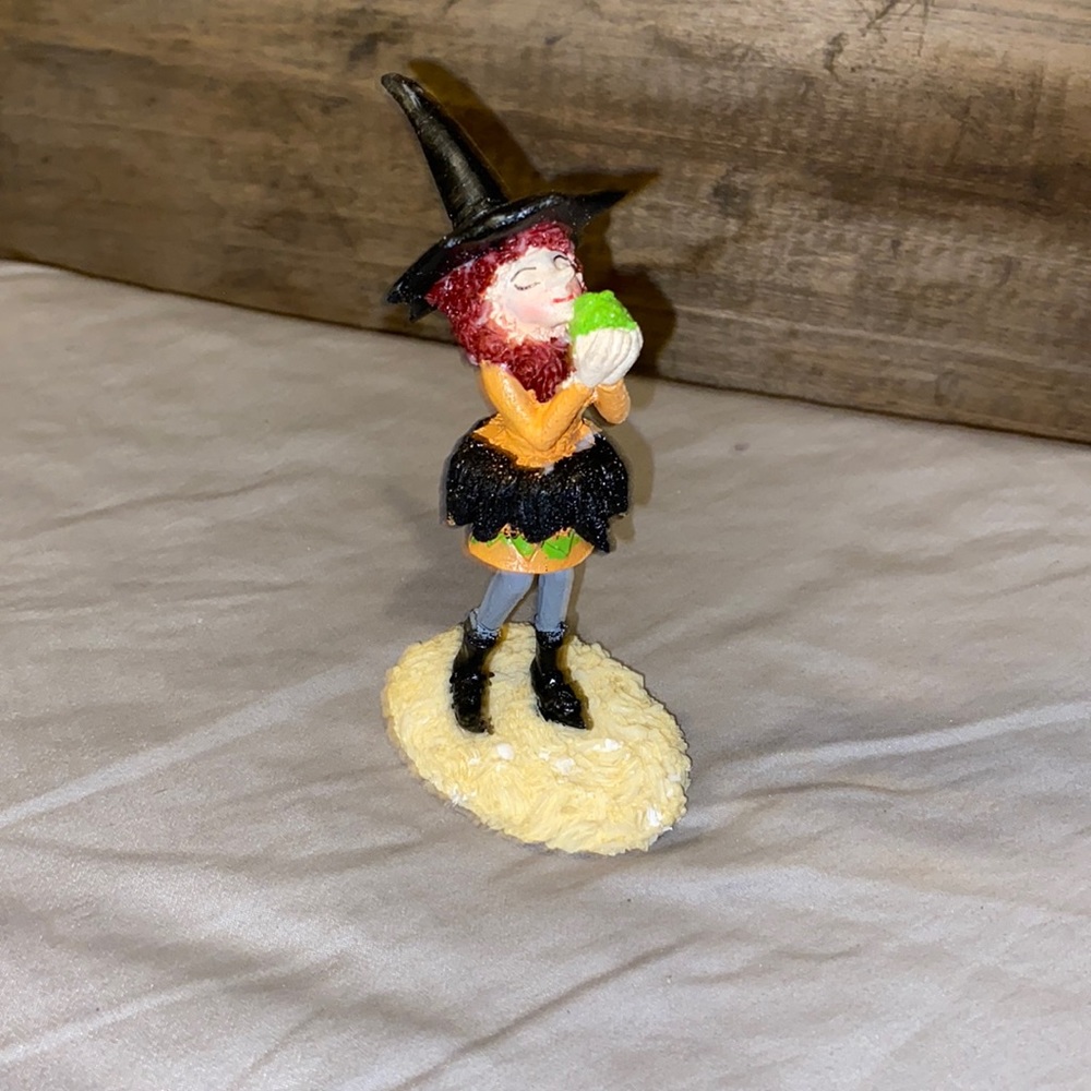 New in box Tiny ceramic witch statue